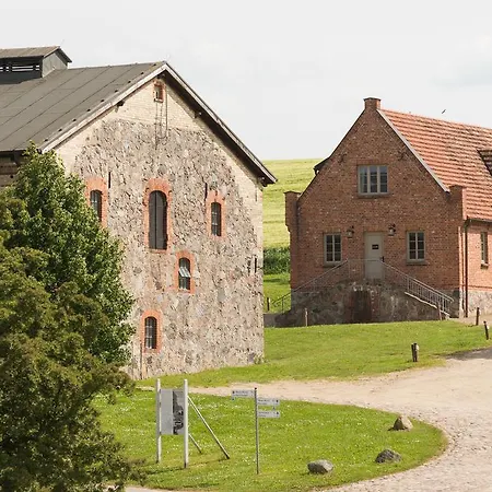 Schloss & Gut Ulrichshusen
