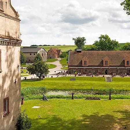 Schloss & Gut Szálloda Ulrichshusen