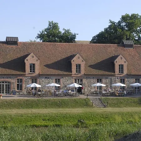 מלון Schloss & Gut Ulrichshusen