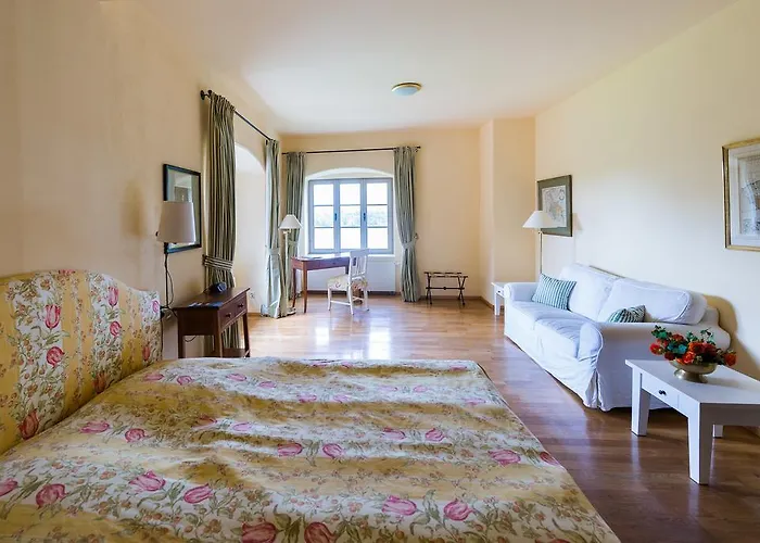 Hotel Schloss & Gut 4*